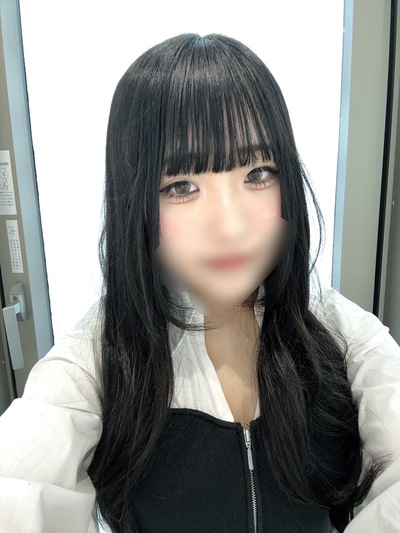 ひな 美尻美肌スレンダー女子大生(受付超イチオシさんの写真